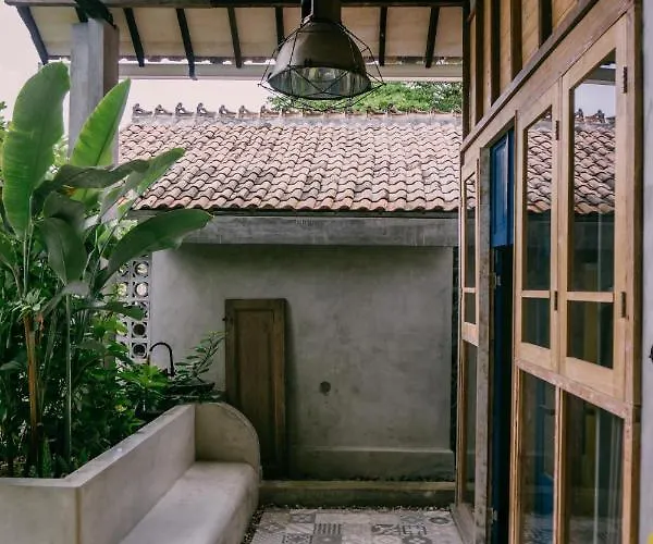 Hostel Near Bali Zoo *