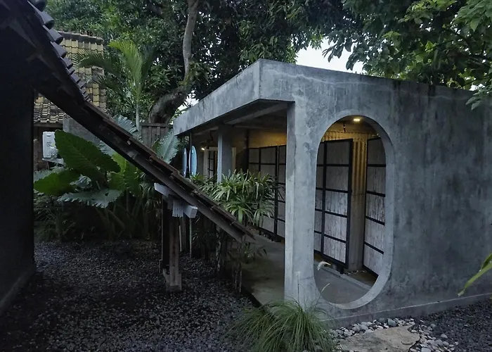Hostel Near Bali Zoo *