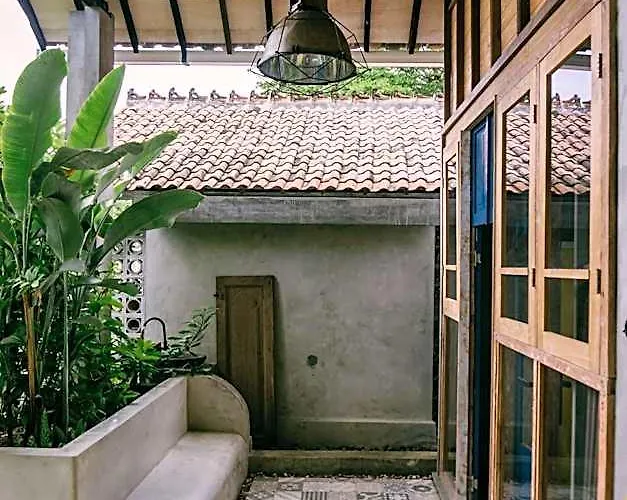 Near Bali Zoo Hostel Sukawati (Bali)